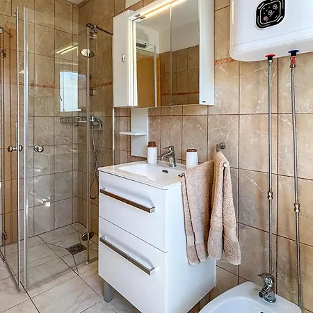 Lovely In With Wifi Apartamento
