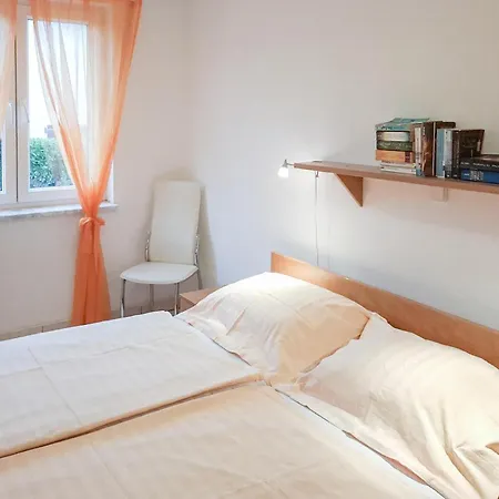 Amazing In Appartement Pinezići